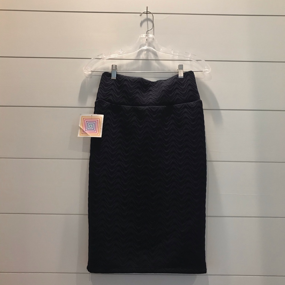 NWT. LulaRoe Cassie Navy Pencil Skirt.